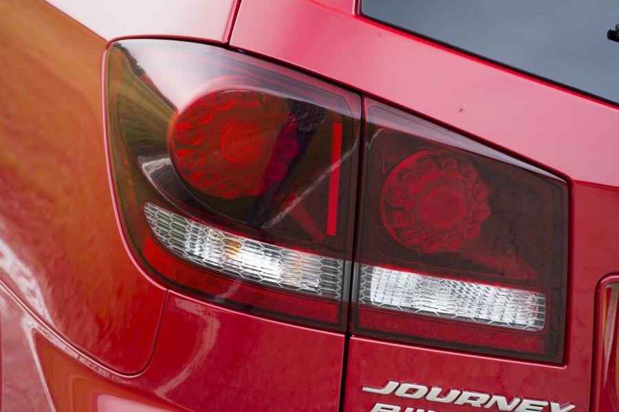 Детали экстерьера Dodge Journey Crossroad 2014 года  (фото 42 из 63)